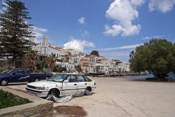 Blick vom Südstrand auf Andros Stadt (Chora)